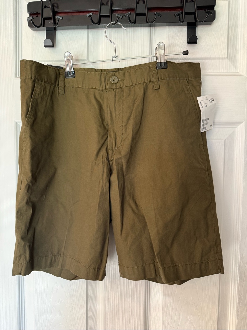 H&M Men's Olive Flat Front Casual Shorts